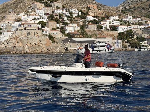 Seastar Boats Hydra Sirius 1